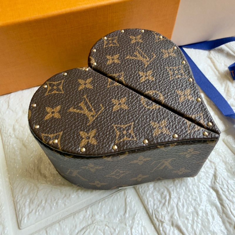 全新全配Louis Vuitton 路易威登 愛心形禮品盒 飾品盒 LV M27835 Ecrin Coeur-3