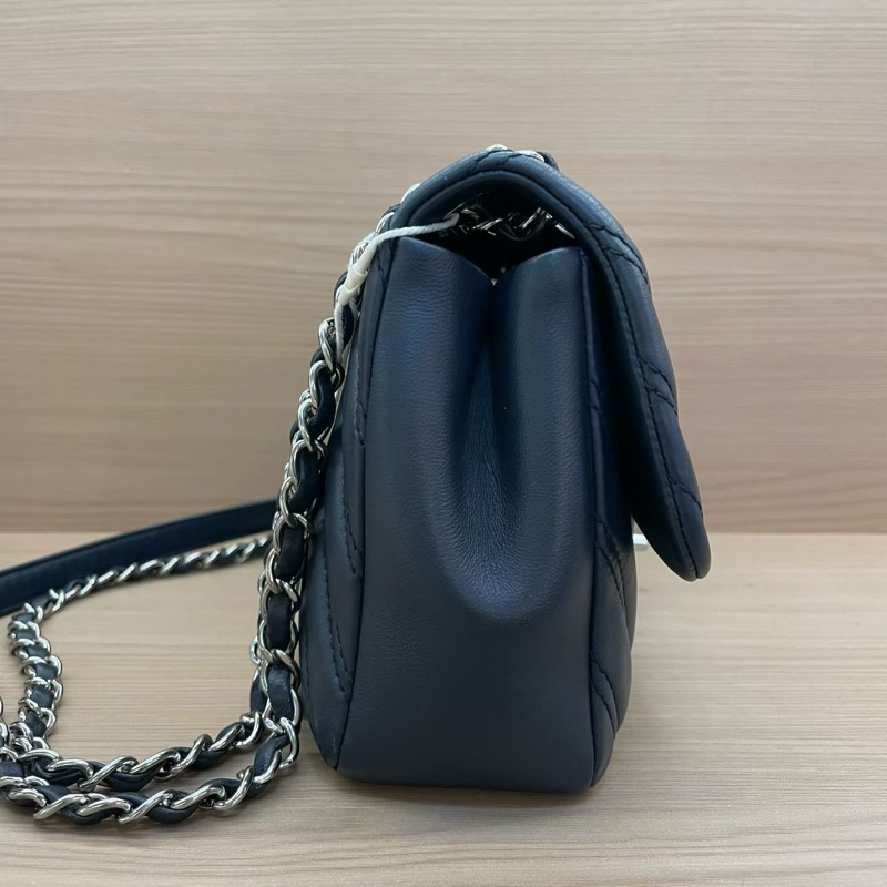 Chanel/藍銀羊皮中號v纹翻盖包 CF 2016年 21開 有塵袋 無卡 無盒子 尺寸底長26*高15*-2