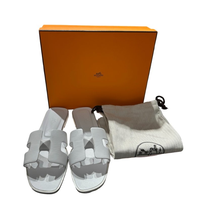 HERMÈS Oran Clous Pyramides Sandals Shoes White-2