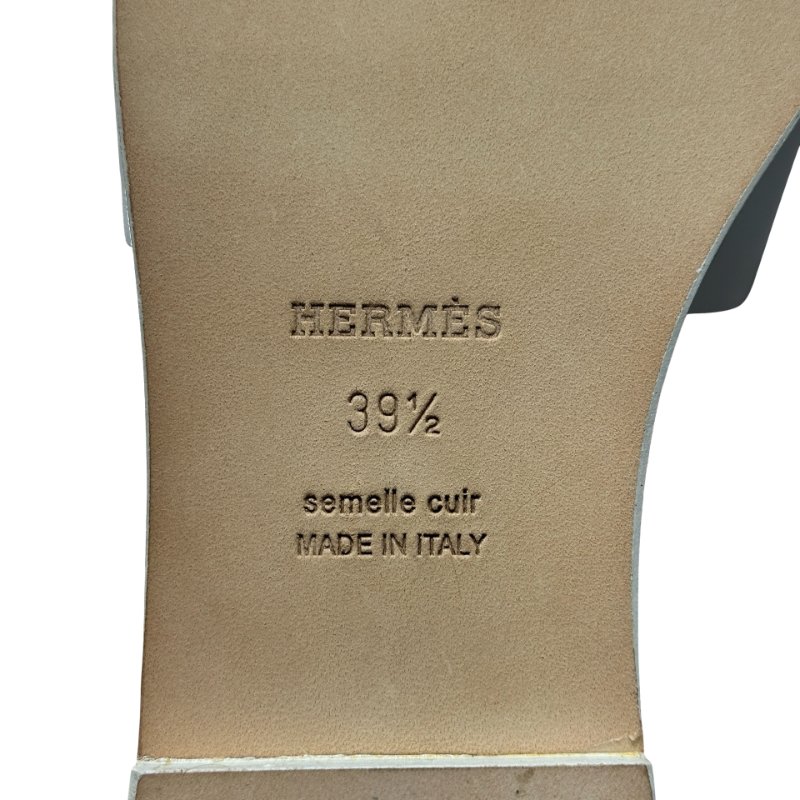 HERMÈS Oran Clous Pyramides Sandals Shoes White-4