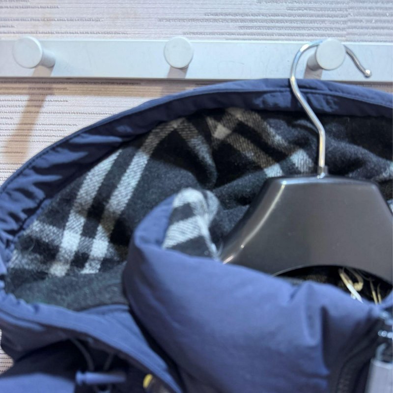 💎Han's house精品服飾💎 Burberry 格紋 羽絨外套 背心兩穿 連帽可拆 原價65000-8