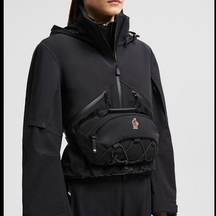 💎Han's house精品服飾💎moncler 防水 腰包 現貨 原價26300-4