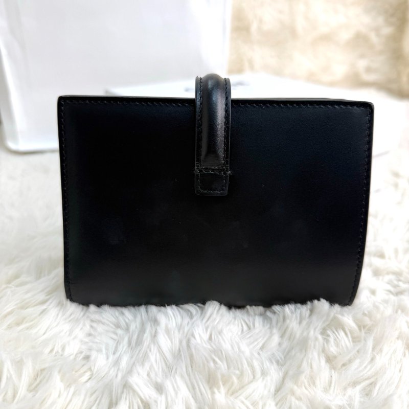 Celine 亮澤牛皮革配零錢袋錢包-1