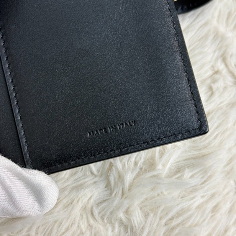 Celine 亮澤牛皮革配零錢袋錢包-7