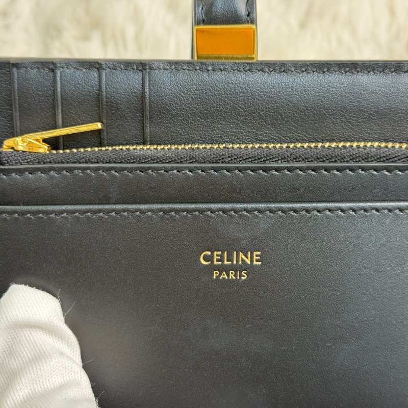 Celine 亮澤牛皮革配零錢袋錢包-8