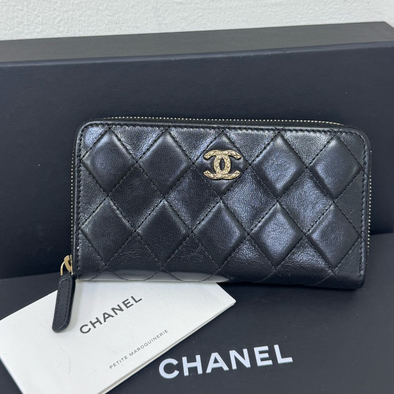 Chanel黑金LOGO拉鍊中夾-0