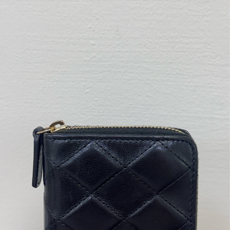 Chanel黑金LOGO拉鍊中夾-2
