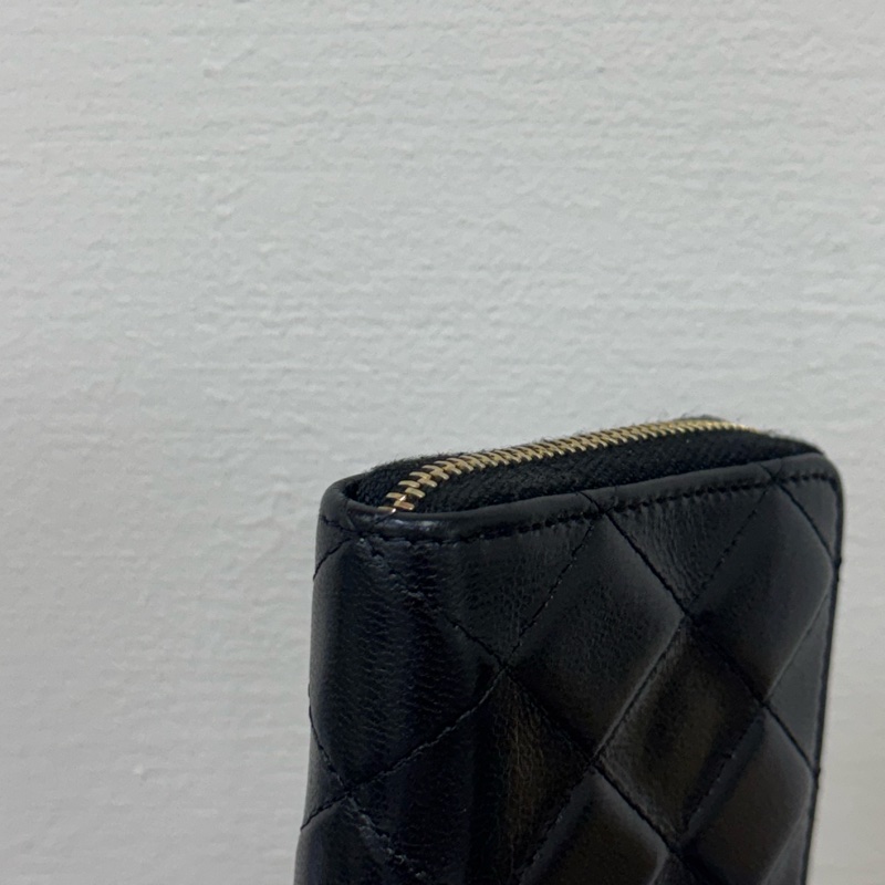 Chanel黑金LOGO拉鍊中夾-7
