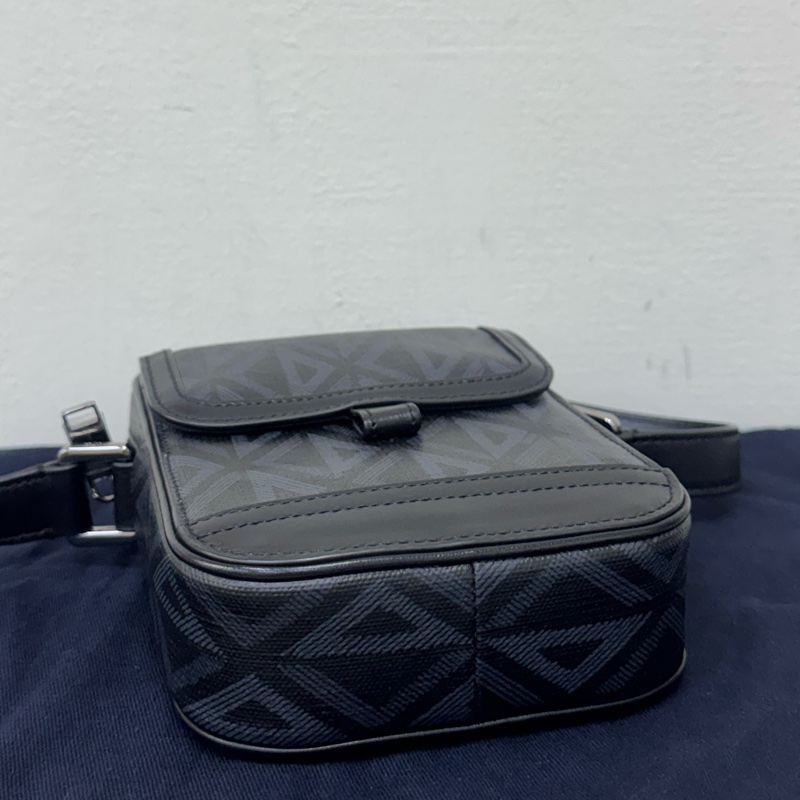 Dior黑灰CD Diamond手機包-5