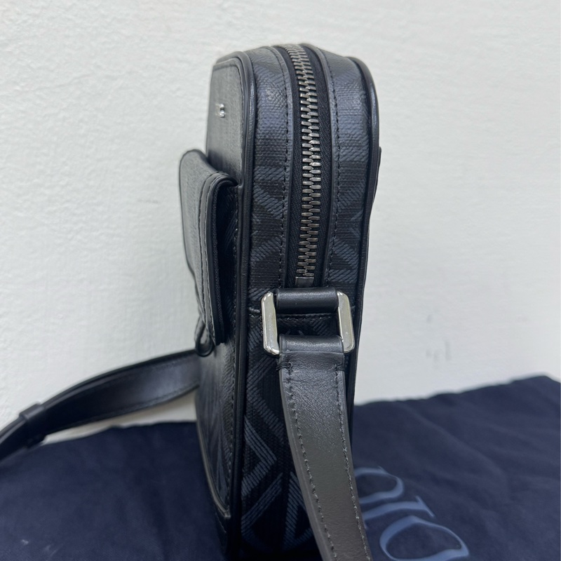 Dior黑灰CD Diamond手機包-10