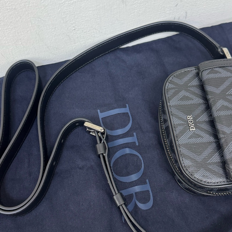 Dior黑灰CD Diamond手機包-13