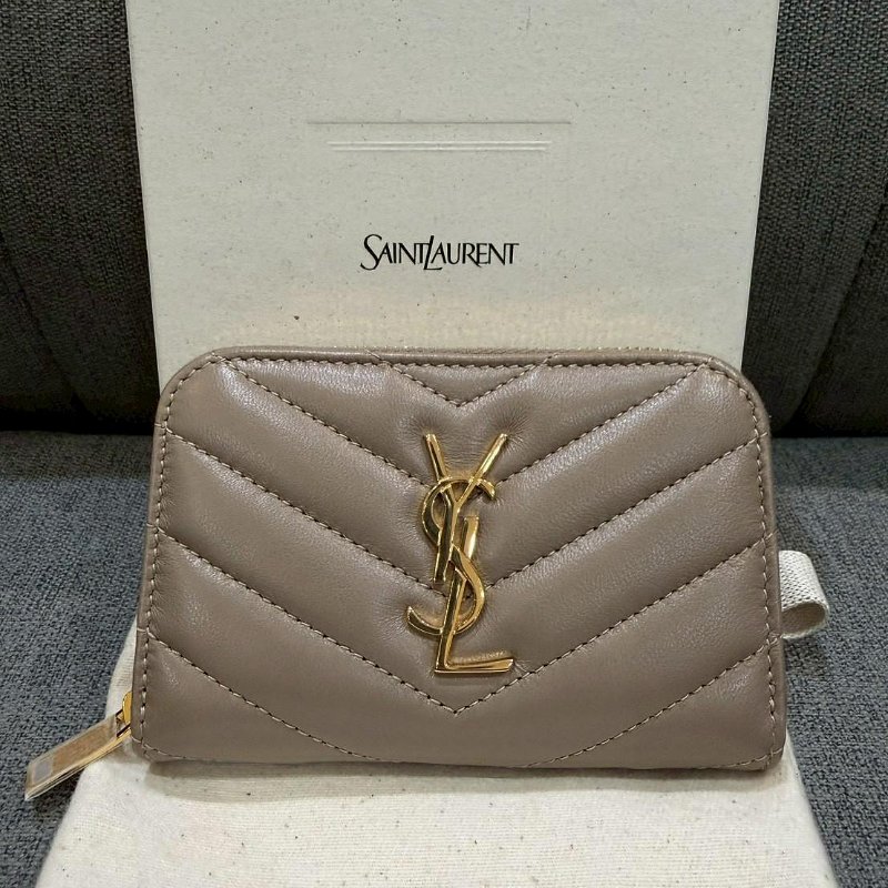 💎Han's house精品服飾💎SAINT LAURENT YSL 小羊皮 零錢包 義大利製 現貨 原價22100-0