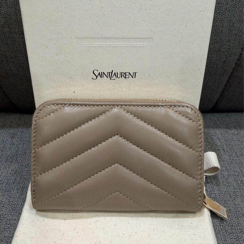 💎Han's house精品服飾💎SAINT LAURENT YSL 小羊皮 零錢包 義大利製 現貨 原價22100-1