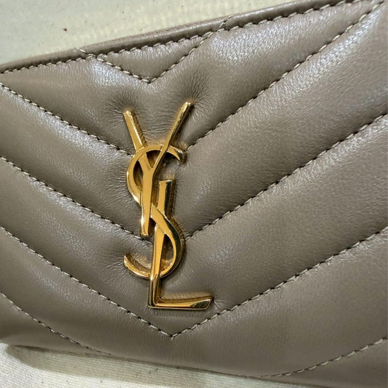 💎Han's house精品服飾💎SAINT LAURENT YSL 小羊皮 零錢包 義大利製 現貨 原價22100-5