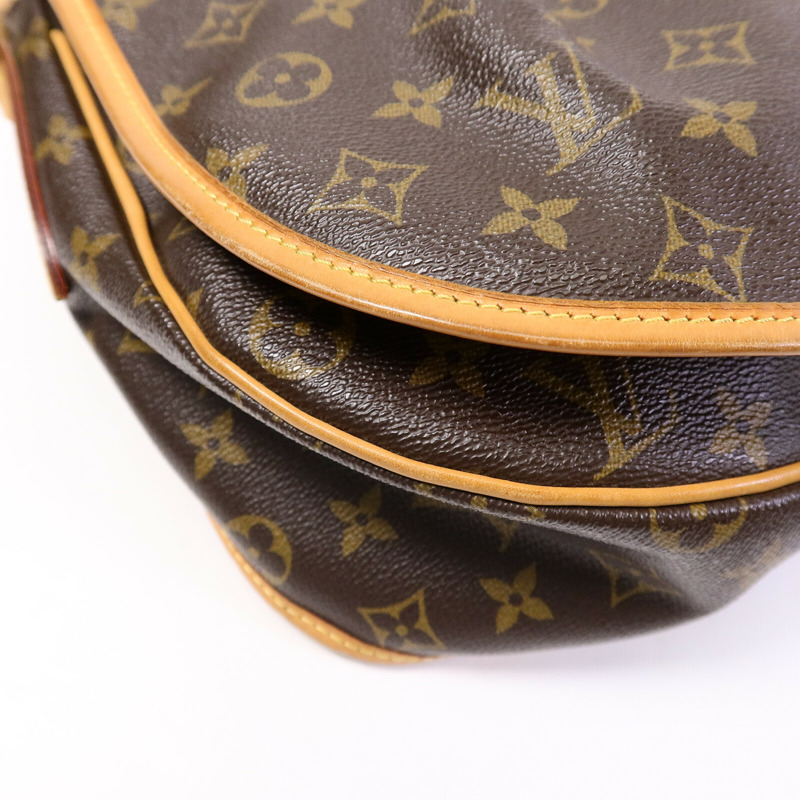 LOUIS VUITTON Monogram Menilmontant MM肩背袋-11