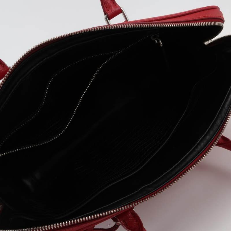 Prada 牛皮純色三角標誌斜背包單肩包-6