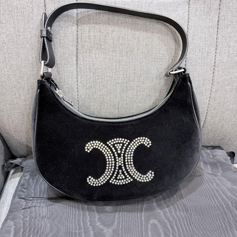 💎Han's house精品服飾💎 CELINE 腋下包 義大利製 現貨 原價72000-1