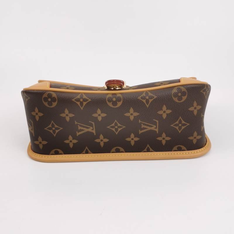 Louis Vuitton (LV) Diane植鞣革Monogram印花斜背包單肩包晶片款-5