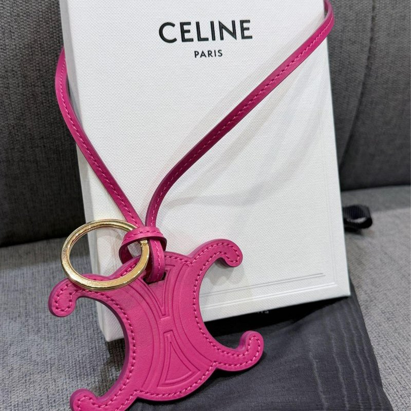 💎Han's house精品服飾💎 CELINE 小牛皮 TRIOMPHE 手袋吊墜 原價8400-0
