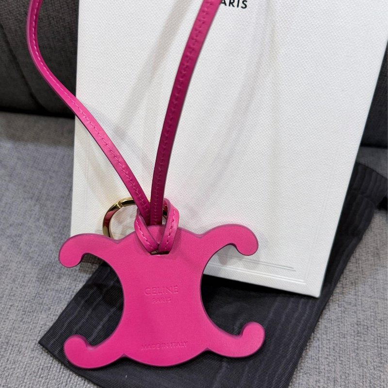 💎Han's house精品服飾💎 CELINE 小牛皮 TRIOMPHE 手袋吊墜 原價8400-4