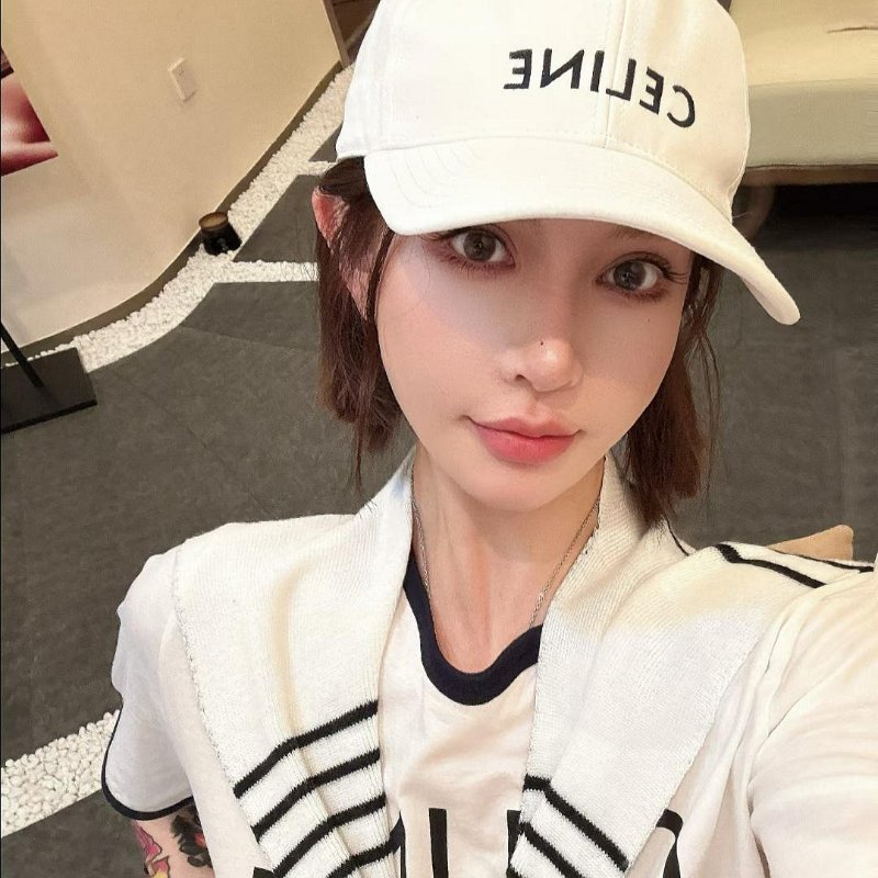 💎Han's house精品服飾💎 celine 刺繡 帽子 現貨 原價19500-5