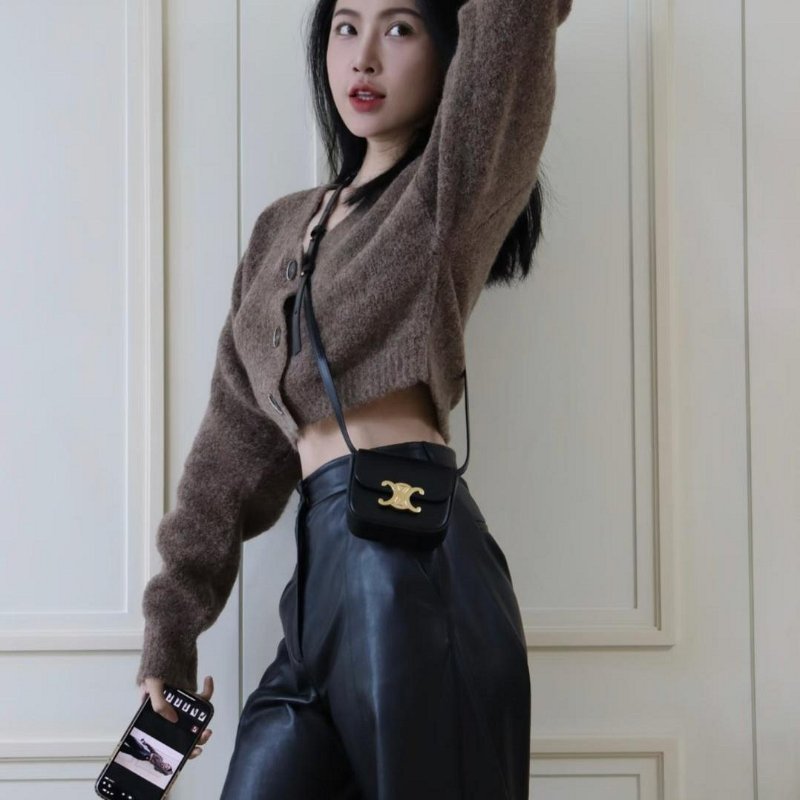 💎Han's house精品服飾💎CELINE 凱旋門 小牛皮 腰包 側背包 原價53000-6