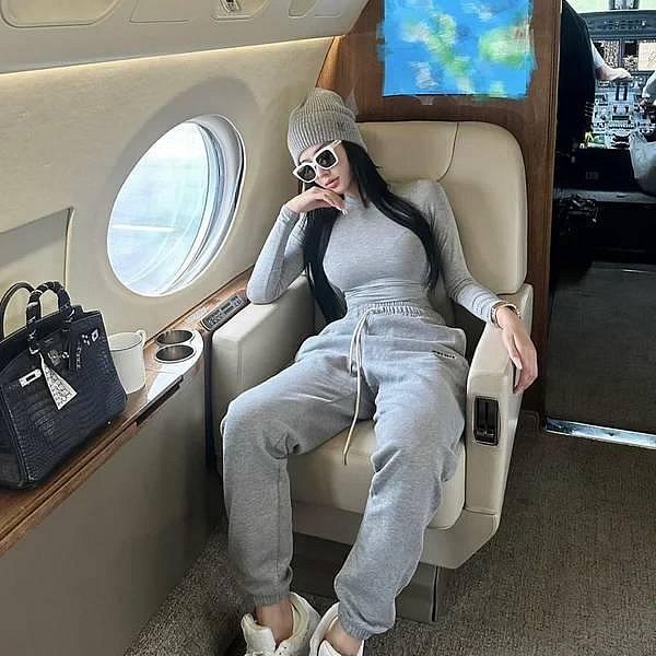 💎Han's house精品服飾💎 celine 墨鏡 太陽眼鏡 現貨 附小側包-1