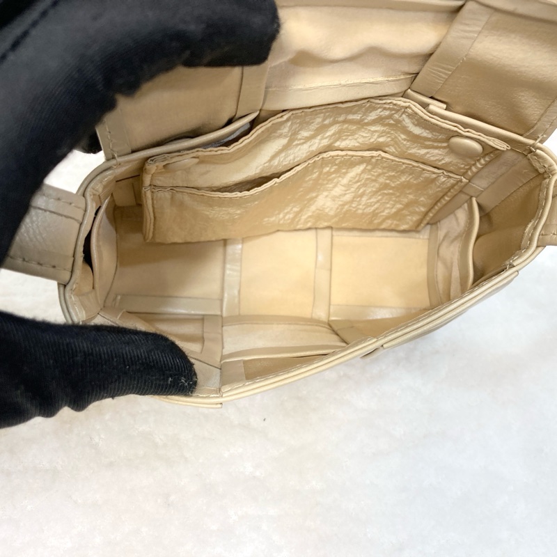 BV寶緹嘉Bottega Veneta奶油黃牛皮Cassette mini編織6格卡帶包-9