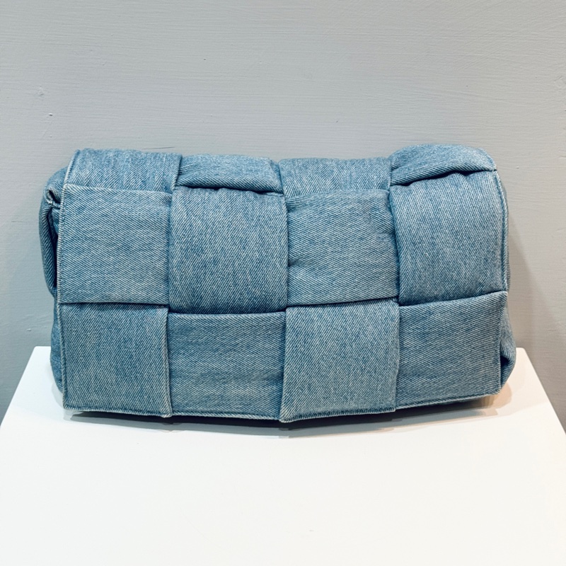 BV Padded Tech Cassette Bag 丹寧牛仔 2x4 肩背包 八格-1