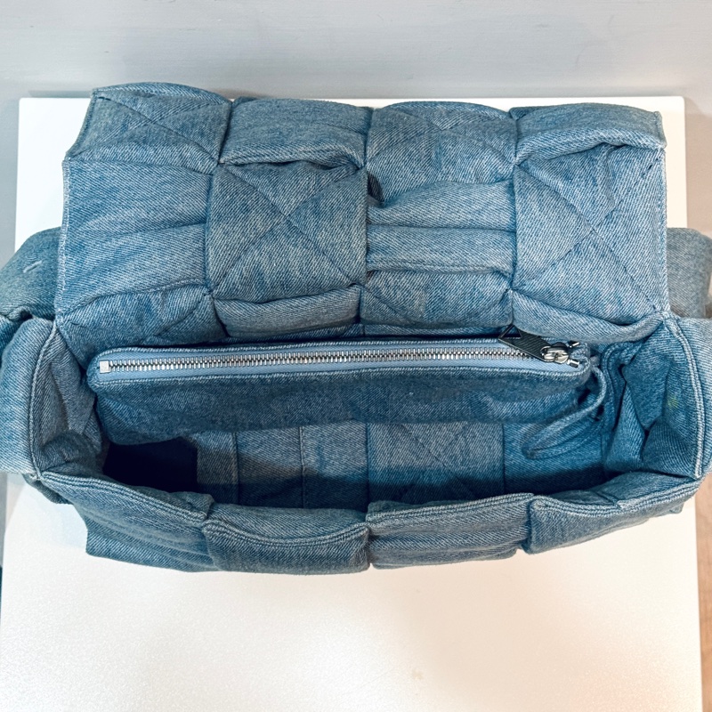 BV Padded Tech Cassette Bag 丹寧牛仔 2x4 肩背包 八格-3