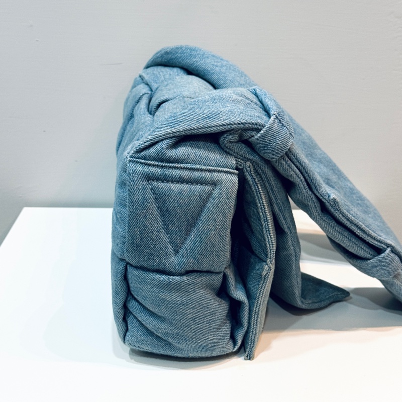 BV Padded Tech Cassette Bag 丹寧牛仔 2x4 肩背包 八格-6