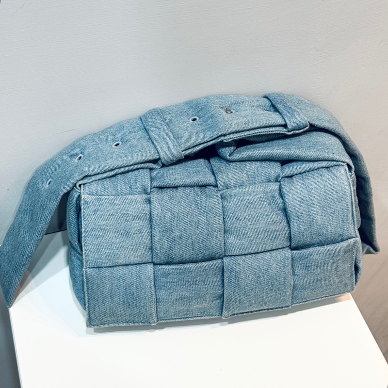 BV Padded Tech Cassette Bag 丹寧牛仔 2x4 肩背包 八格-7