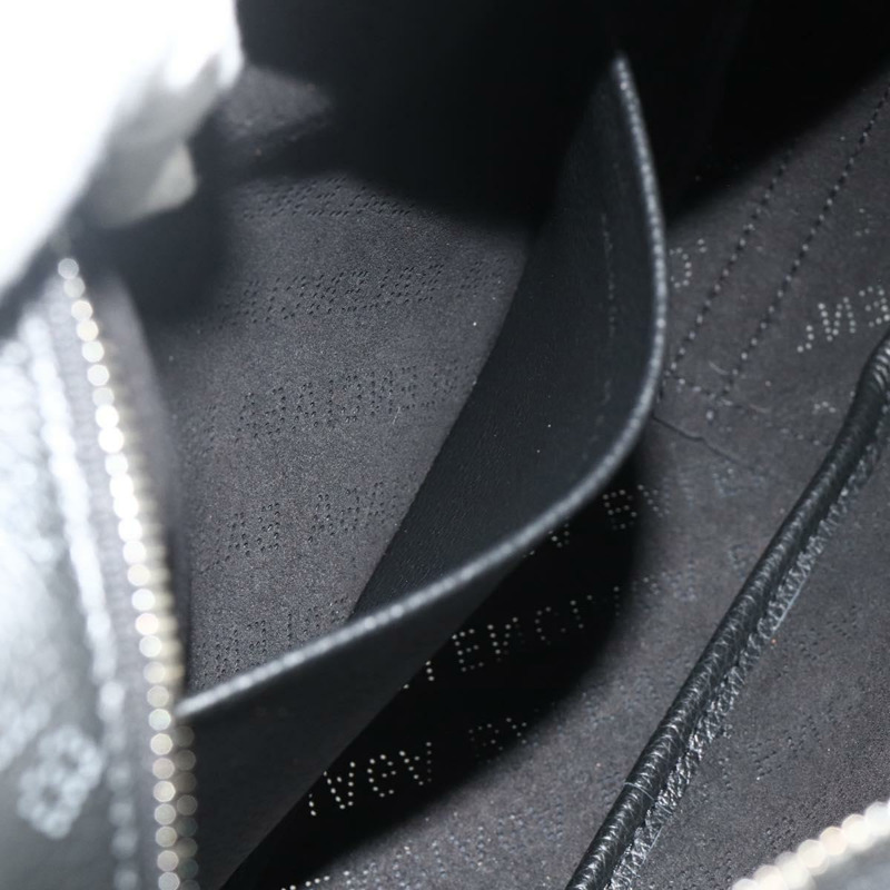 【日本直送】BALENCIAGA Everyday 黑色皮革肩背包 679267 正品 ep14300V-19