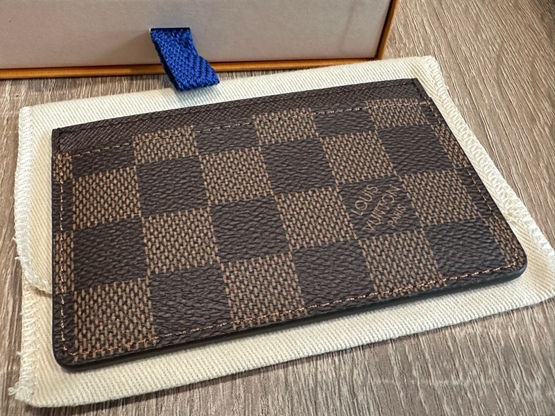 全新 送禮全套 有收據 LV Damier帆布卡片夾-1