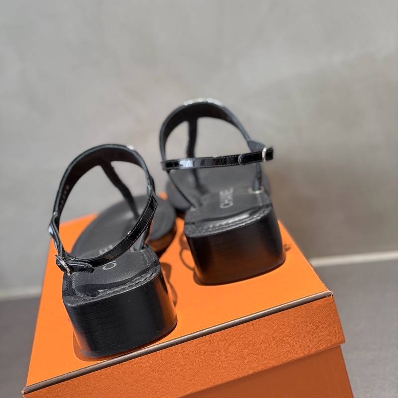 Chanel 皮穿鏈銀色CC logo 低跟涼鞋🖤-3