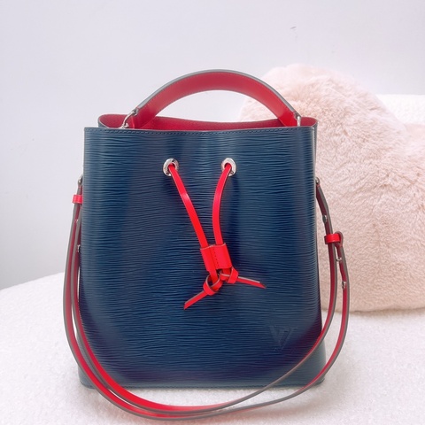 Lv noe epi MM 深藍色水桶包