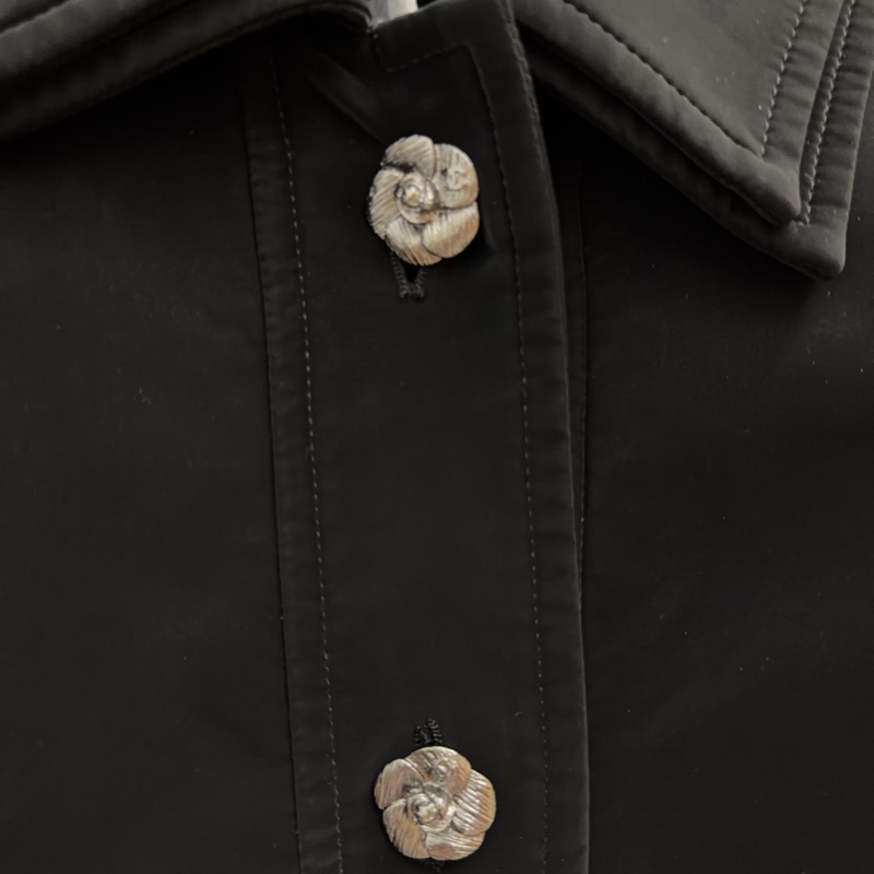 Chanel 23K山茶花扣子風衣外套-2