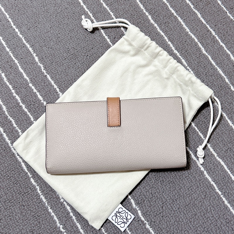 LOEWE 荔枝皮卡其色長夾-8