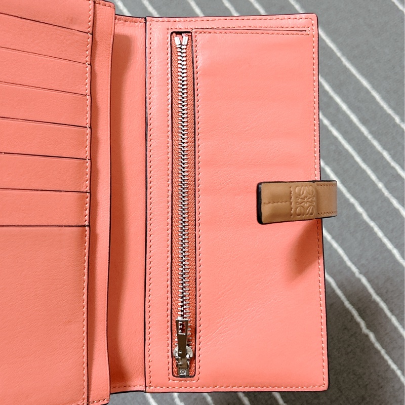 LOEWE 荔枝皮卡其色長夾-16