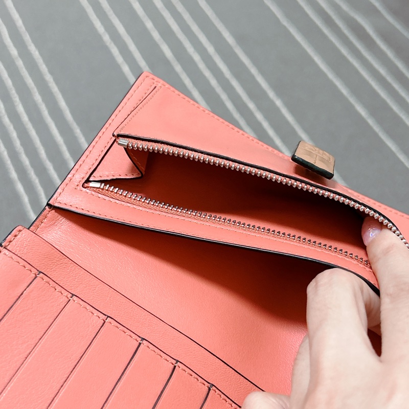 LOEWE 荔枝皮卡其色長夾-20