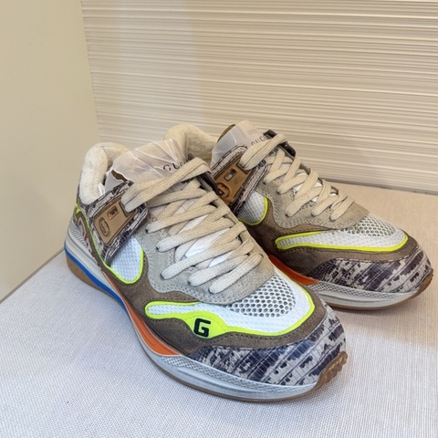 99新  Gucci 古馳   女款運動鞋 36碼 🈚附件