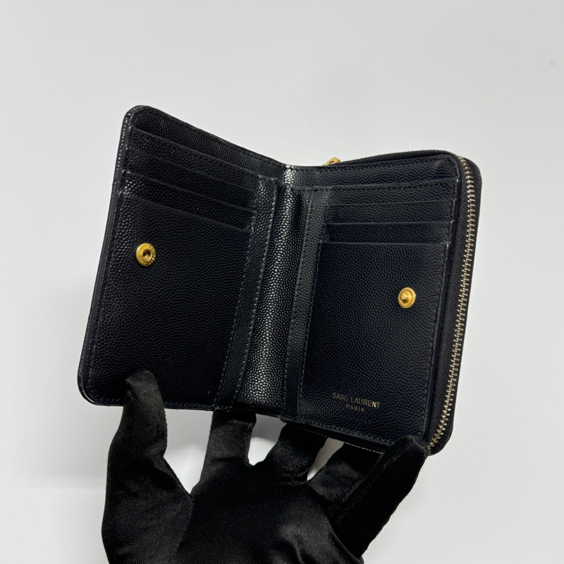 （超級新🆕） YSL CASSANDRE 魚子醬牛皮 黑金短夾 【專櫃26,300】-7