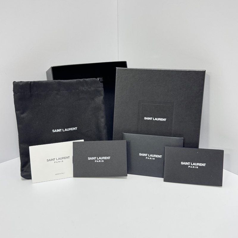 （超級新🆕） YSL CASSANDRE 魚子醬牛皮 黑金短夾 【專櫃26,300】-2