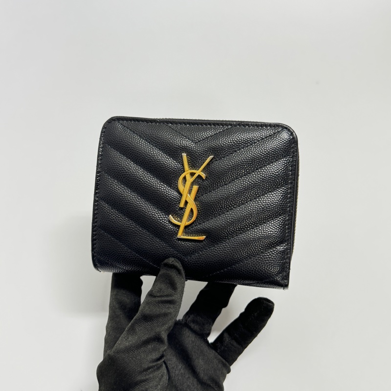 （超級新🆕） YSL CASSANDRE 魚子醬牛皮 黑金短夾 【專櫃26,300】-3