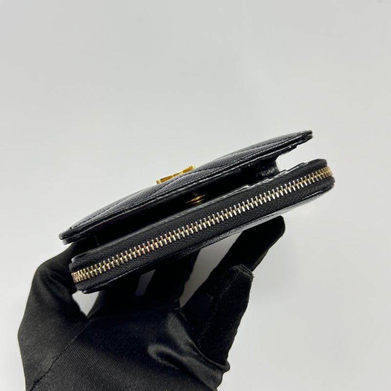 （超級新🆕） YSL CASSANDRE 魚子醬牛皮 黑金短夾 【專櫃26,300】-7