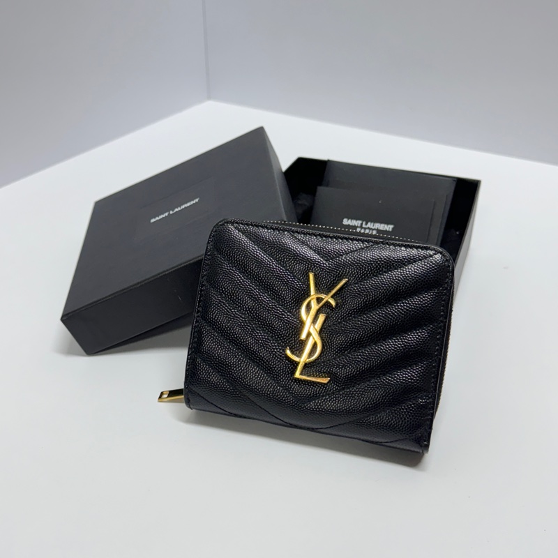（超級新🆕） YSL CASSANDRE 魚子醬牛皮 黑金短夾 【專櫃26,300】-11