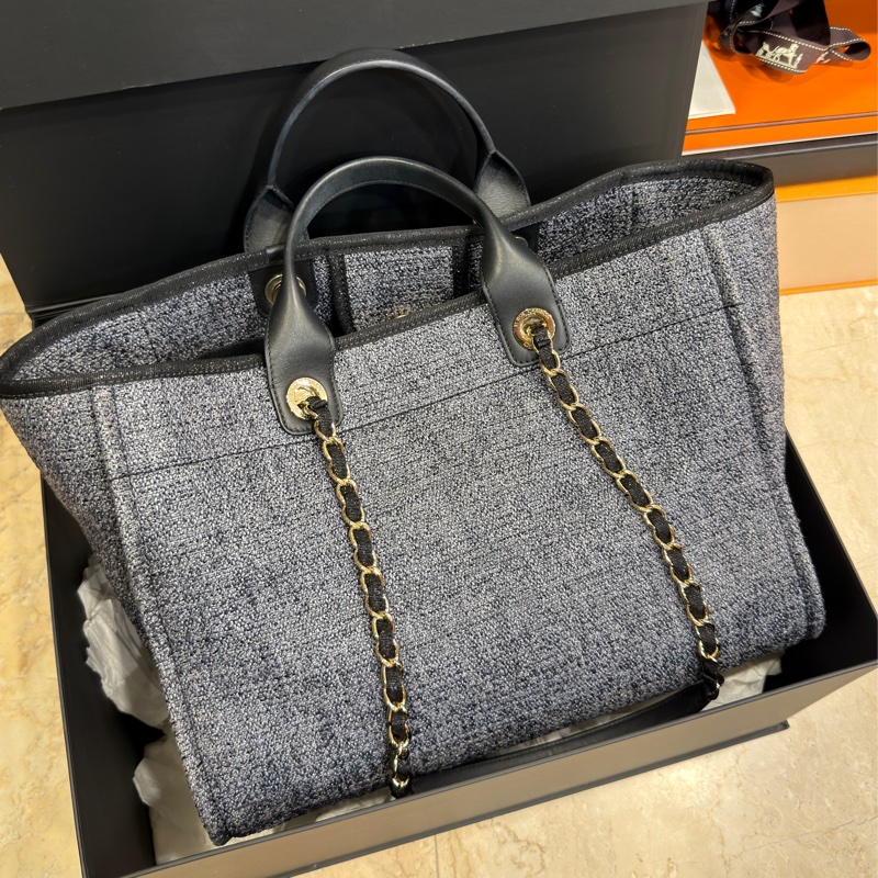 #近新閒置 #全配🈶購證 香奈兒海軍藍沙灘包中號 #金旻奎同款🔥-9