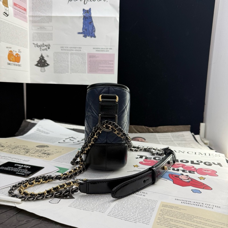 Chanel香奈兒 Gabrielle流浪包小號 藍拼黑菱格紋鏈條包 97新26開有卡-2