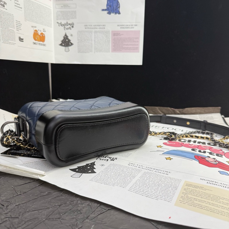 Chanel香奈兒 Gabrielle流浪包小號 藍拼黑菱格紋鏈條包 97新26開有卡-4