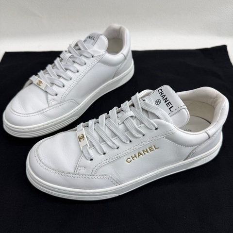 CHANEL香奈兒 女款 白色 金色字母logo標語 37碼